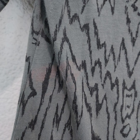 Joan Podoll Gray Animal Print Short Sleeve Size Small - Picture 5 of 9